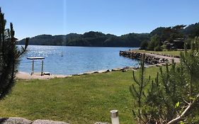 Furuholmen, Lindesnes